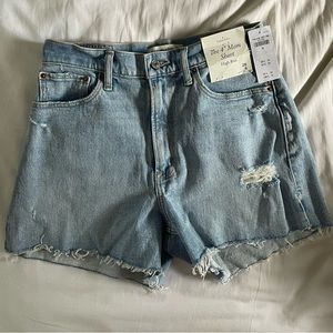 Abercrombie 4 inch Mom Shorts